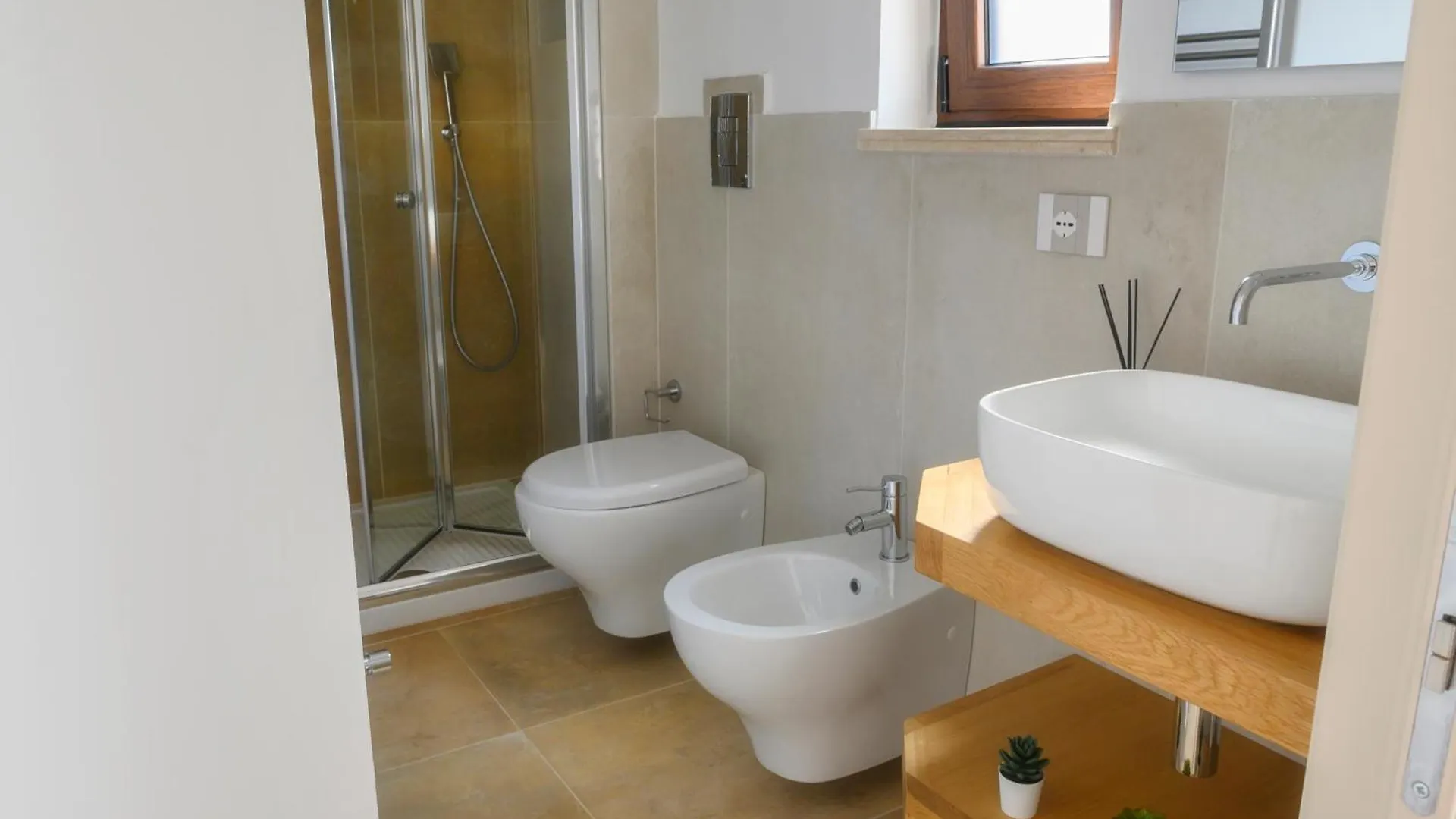 Le 3 Rose Apartments Montallegro
