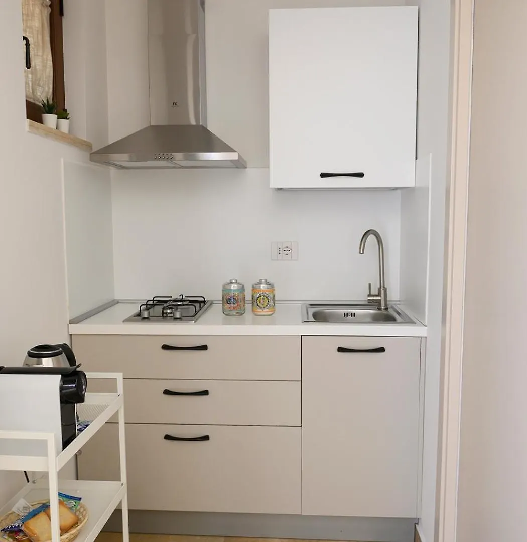 Le 3 Rose Apartments Montallegro