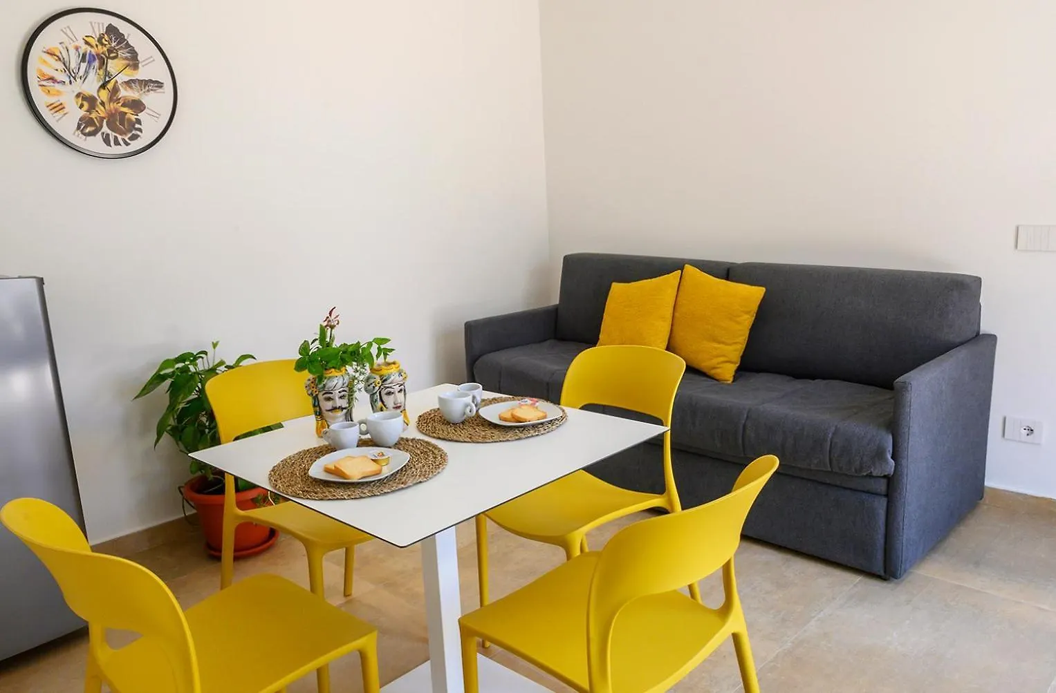 Le 3 Rose Apartments Montallegro 0*,  Italy